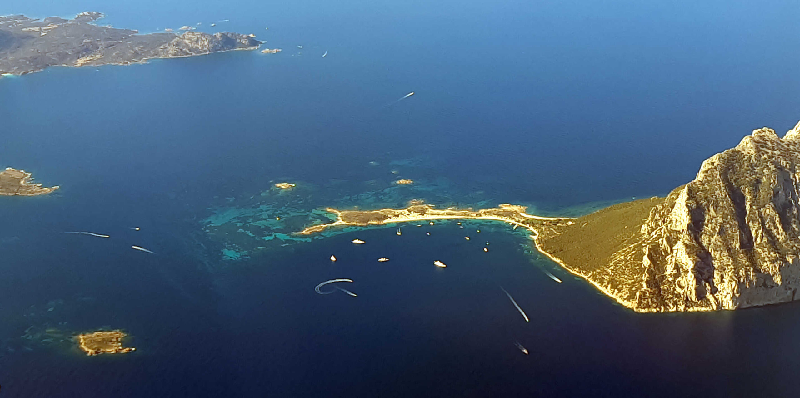 Isola di Tavolara vom Flugzeug